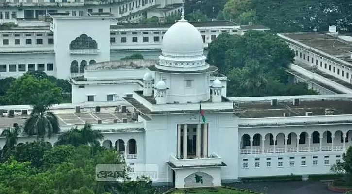 হট্টগোলে এজলাস ছাড়লেন দুই বিচারপতি